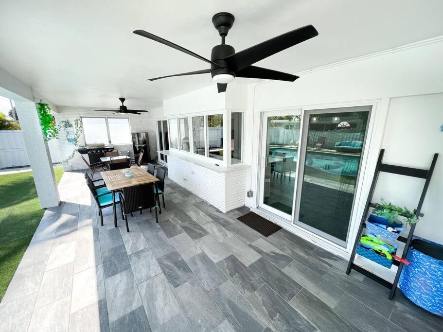 Luxurious & Modern Open Floor Plan Heated Pool Villa 好莱坞 外观 照片
